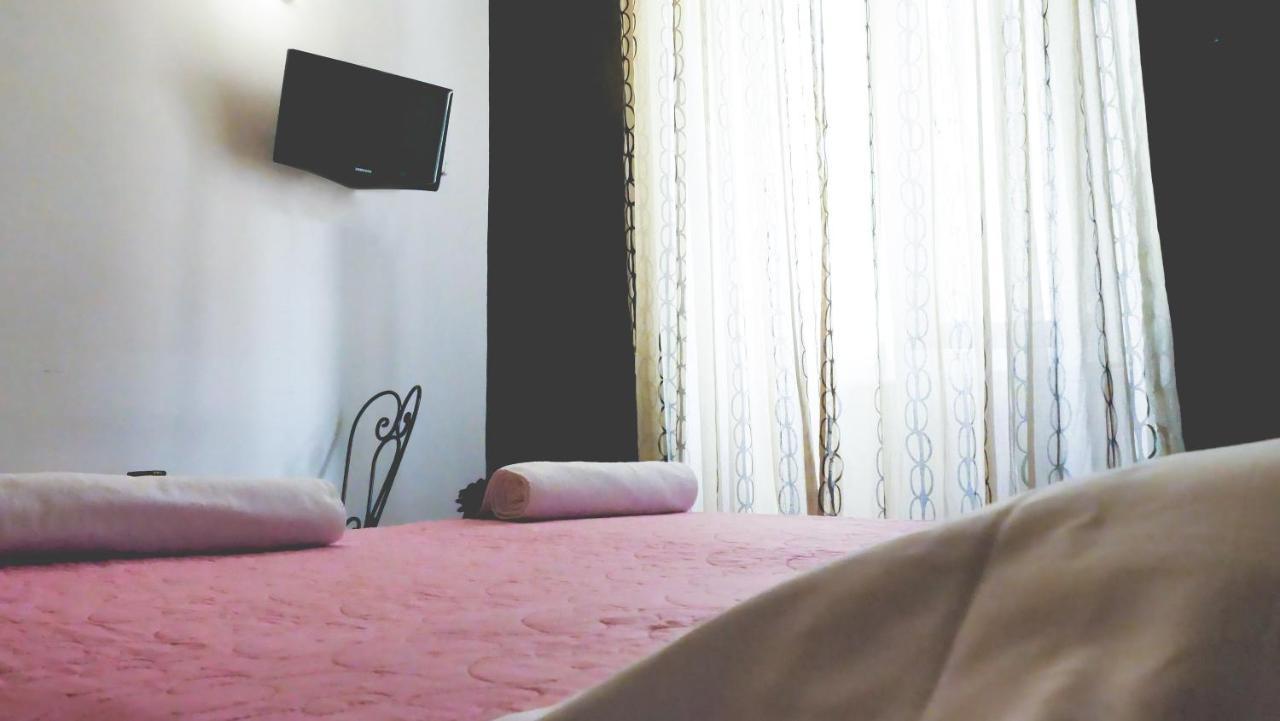 Romadelante Hotel Luaran gambar