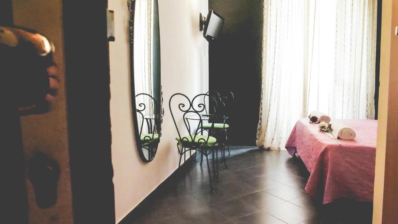 Romadelante Hotel Luaran gambar