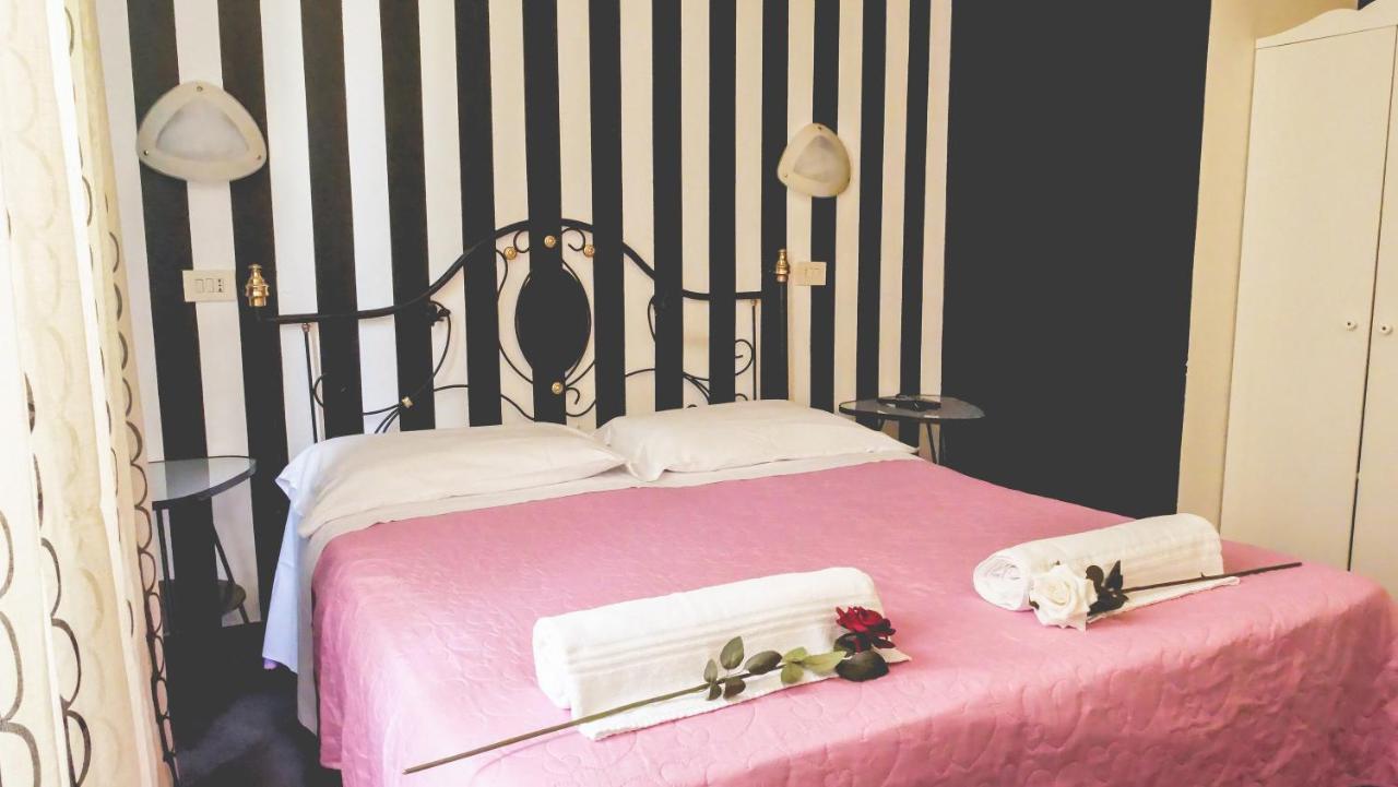 Romadelante Hotel Luaran gambar