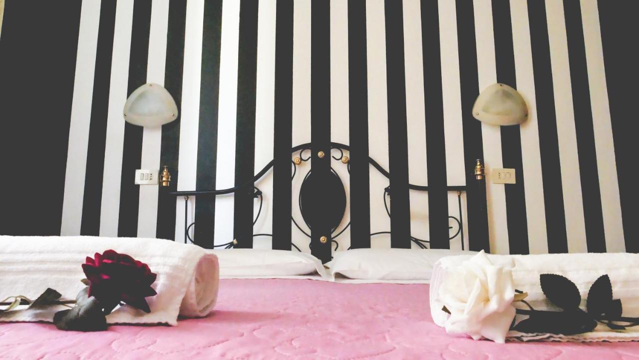 Romadelante Hotel Luaran gambar