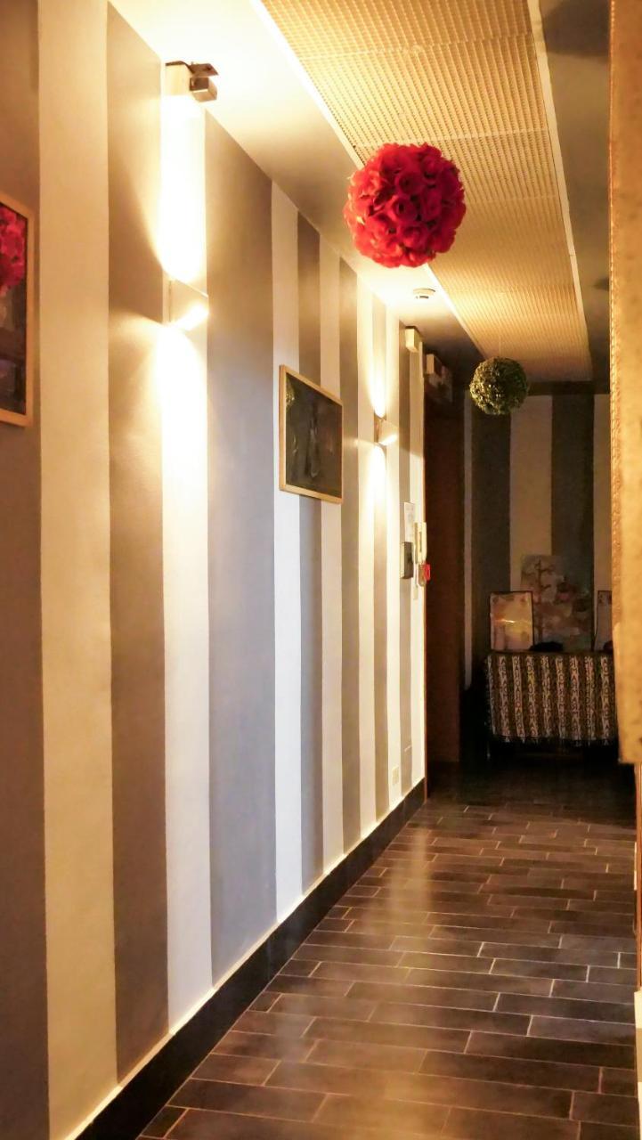 Romadelante Hotel Luaran gambar
